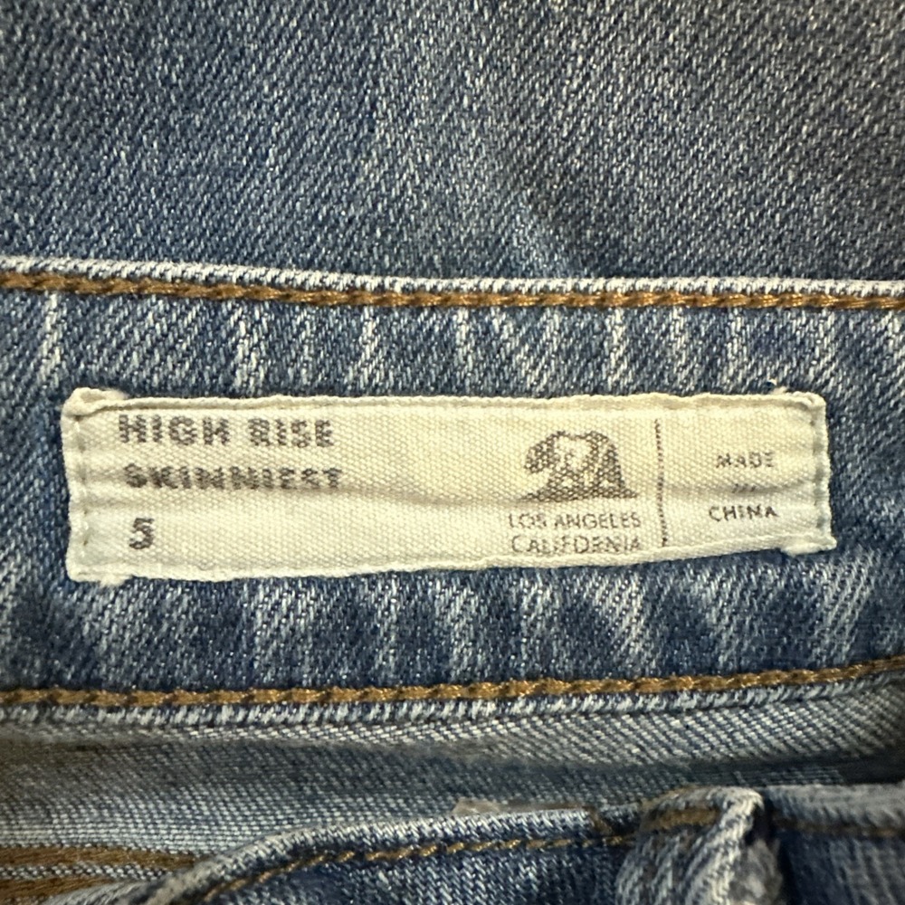 Bullhead Womens 5 Juniors High Rise Skinniest Jeans Medium Wash Distressed - Picture 3 of 10